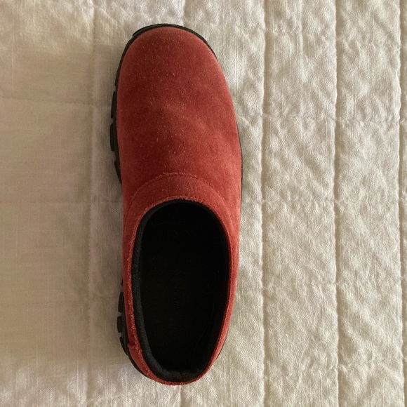 Lands End Suede Clogs Size 7 - Picture 3 of 5